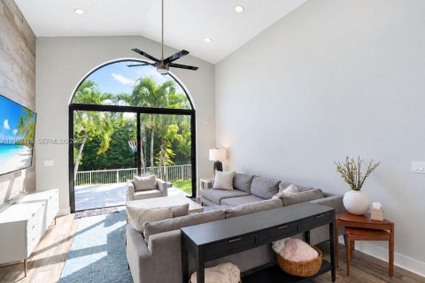 Villa ou maison à vendre à Pembroke Pines, Floride: 3 chambres, 164.53 m2 № 2421481 - photo 20