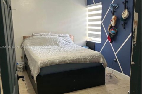 Condo in Hialeah, Florida, 1 bedroom № 2081194 - photo 10