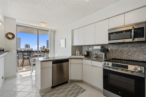 Купить кондоминиум в Авентура, Флорида 2 спальни, 126.81м2, № 1828773 - фото 13