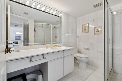 Купить кондоминиум в Авентура, Флорида 2 спальни, 126.81м2, № 1828773 - фото 16