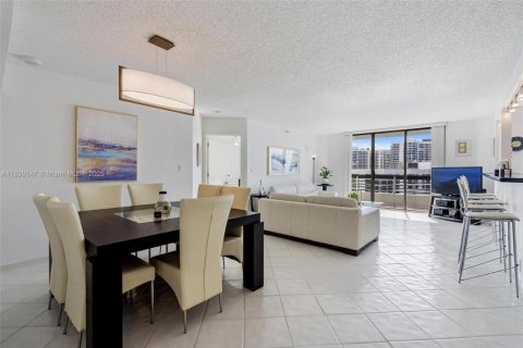 Купить кондоминиум в Авентура, Флорида 2 спальни, 126.81м2, № 1828773 - фото 22