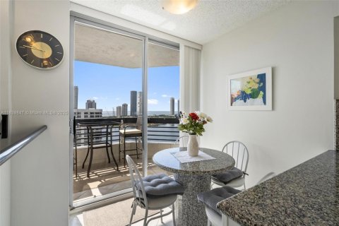 Купить кондоминиум в Авентура, Флорида 2 спальни, 126.81м2, № 1828773 - фото 7