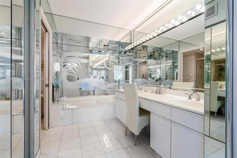 Купить кондоминиум в Авентура, Флорида 2 спальни, 126.81м2, № 1828773 - фото 9