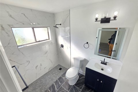 House in Sunrise, Florida 3 bedrooms, 158.03 sq.m. № 2001450 - photo 13