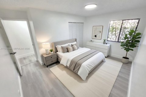 House in Sunrise, Florida 3 bedrooms, 158.03 sq.m. № 2001450 - photo 28