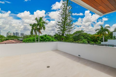 Townhouse in Miami, Florida 4 bedrooms, 435.8 sq.m. № 1823646 - photo 22