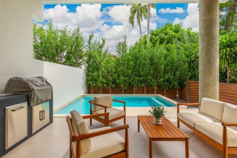 Townhouse in Miami, Florida 4 bedrooms, 435.8 sq.m. № 1823646 - photo 24