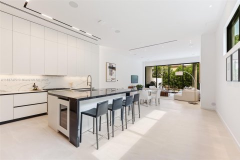 Townhouse in Miami, Florida 4 bedrooms, 435.8 sq.m. № 1823646 - photo 7