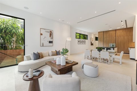 Townhouse in Miami, Florida 4 bedrooms, 435.8 sq.m. № 1823646 - photo 13
