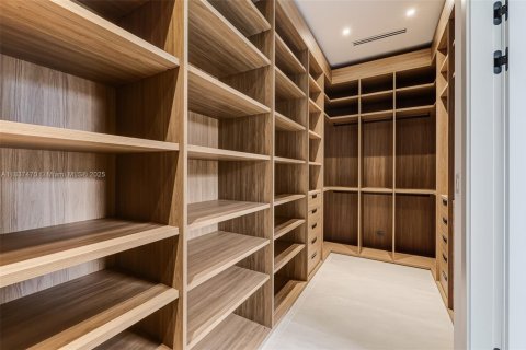 Townhouse in Miami, Florida 4 bedrooms, 435.8 sq.m. № 1823646 - photo 16