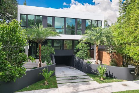 Townhouse in Miami, Florida 4 bedrooms, 435.8 sq.m. № 1823646 - photo 1