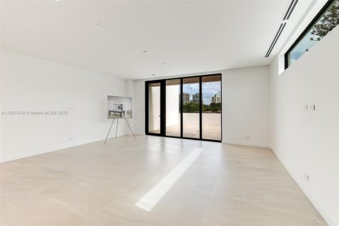 Townhouse in Miami, Florida 4 bedrooms, 435.8 sq.m. № 1823646 - photo 21