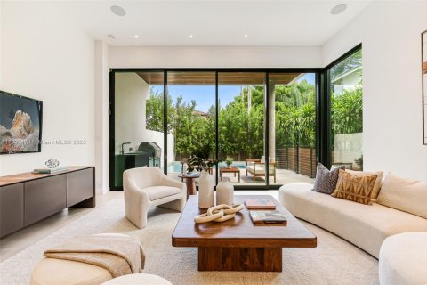 Townhouse in Miami, Florida 4 bedrooms, 435.8 sq.m. № 1823646 - photo 12