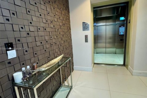 Condo in Sunny Isles Beach, Florida, 3 bedrooms  № 1752877 - photo 3