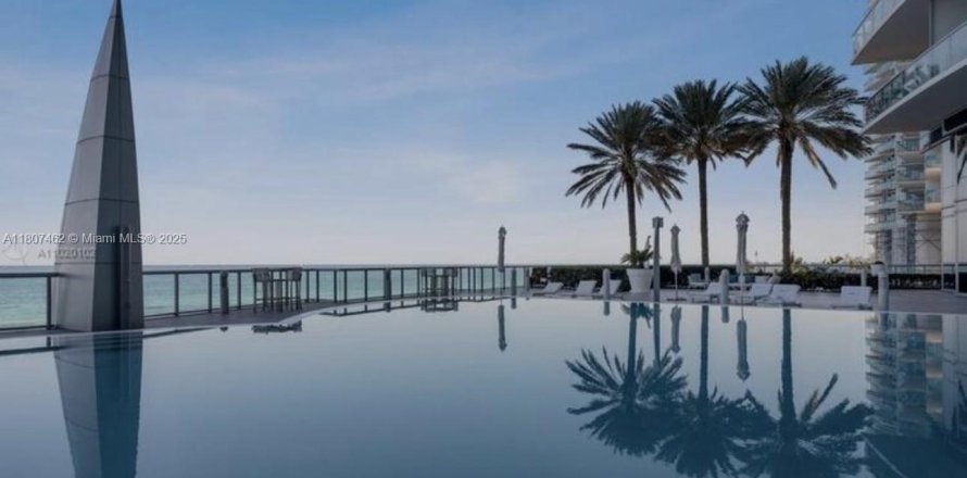 Condo in Sunny Isles Beach, Florida, 3 bedrooms  № 1752877