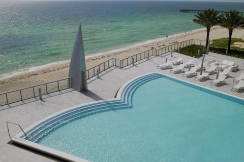 Condo in Sunny Isles Beach, Florida, 3 bedrooms  № 1752877 - photo 2