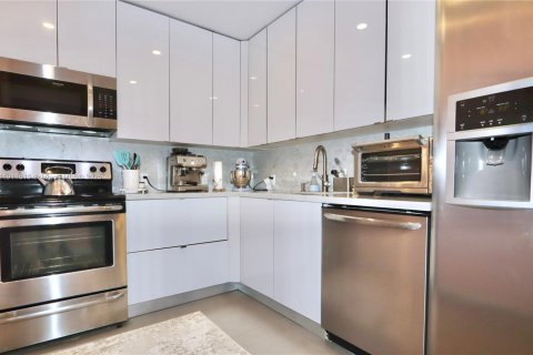 Copropriété à vendre à Aventura, Floride: 2 chambres, 121.98 m2 № 1967553 - photo 14