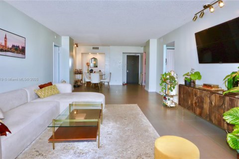 Copropriété à vendre à Aventura, Floride: 2 chambres, 121.98 m2 № 1967553 - photo 10