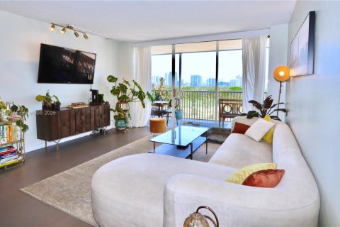 Copropriété à vendre à Aventura, Floride: 2 chambres, 121.98 m2 № 1967553 - photo 8