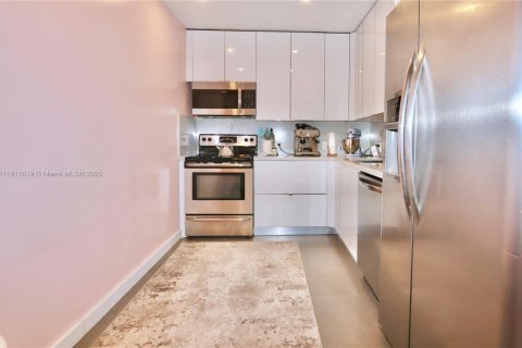 Copropriété à vendre à Aventura, Floride: 2 chambres, 121.98 m2 № 1967553 - photo 13