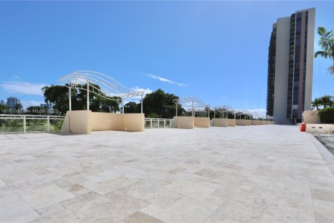 Copropriété à vendre à Aventura, Floride: 2 chambres, 121.98 m2 № 1967553 - photo 23