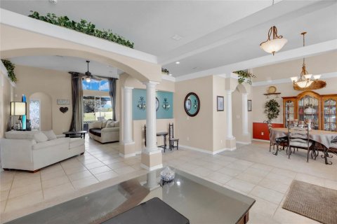 House in Kissimmee, Florida 4 bedrooms, 239.78 sq.m. № 1723978 - photo 9