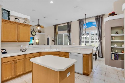 House in Kissimmee, Florida 4 bedrooms, 239.78 sq.m. № 1723978 - photo 13
