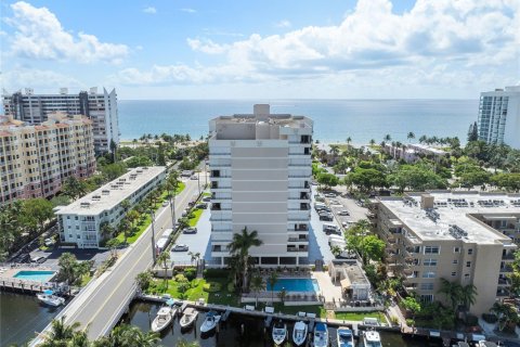 Condo in Pompano Beach, Florida, 1 bedroom  № 1221298 - photo 1