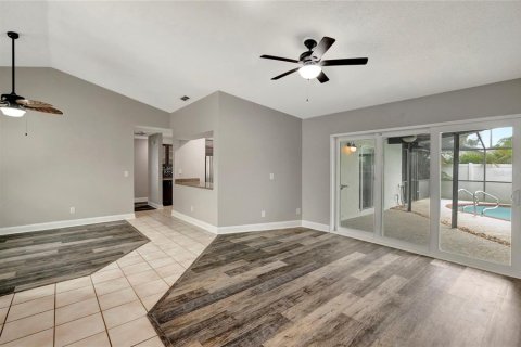 House in Tampa, Florida 3 bedrooms, 181.16 sq.m. № 1796033 - photo 11