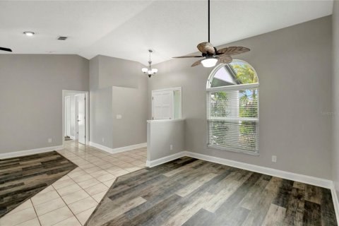 House in Tampa, Florida 3 bedrooms, 181.16 sq.m. № 1796033 - photo 8