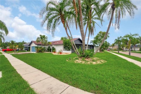 House in Tampa, Florida 3 bedrooms, 181.16 sq.m. № 1796033 - photo 3
