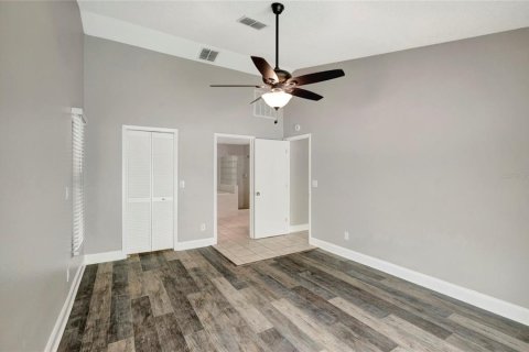 House in Tampa, Florida 3 bedrooms, 181.16 sq.m. № 1796033 - photo 23