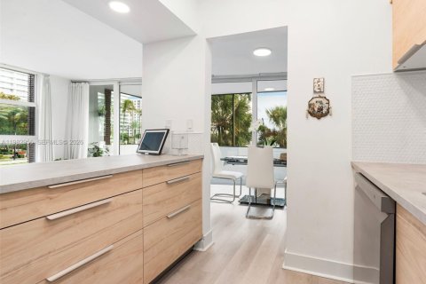 Copropriété à vendre à Bal Harbour, Floride: 1 chambre, 91.97 m2 № 2049808 - photo 8