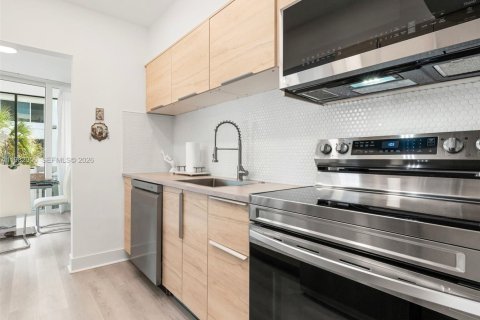 Copropriété à vendre à Bal Harbour, Floride: 1 chambre, 91.97 m2 № 2049808 - photo 9