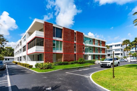 Copropriété à vendre à Bal Harbour, Floride: 1 chambre, 91.97 m2 № 2049808 - photo 21