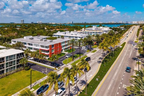 Copropriété à vendre à Bal Harbour, Floride: 1 chambre, 91.97 m2 № 2049808 - photo 19