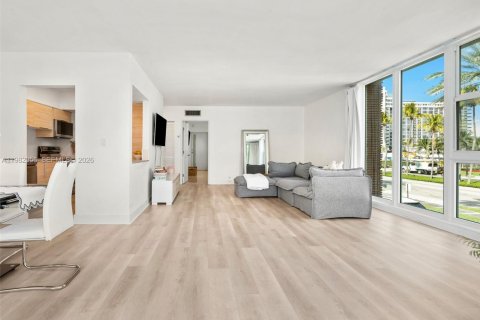 Copropriété à vendre à Bal Harbour, Floride: 1 chambre, 91.97 m2 № 2049808 - photo 2