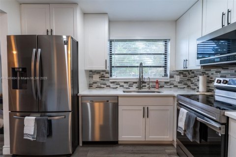 Condominio en venta en Tamarac, Florida, 2 dormitorios, 137.5 m2 № 1829002 - foto 4