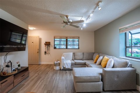 Condominio en venta en Tamarac, Florida, 2 dormitorios, 137.5 m2 № 1829002 - foto 7
