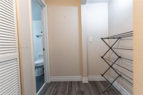 Condominio en venta en Tamarac, Florida, 2 dormitorios, 137.5 m2 № 1829002 - foto 28