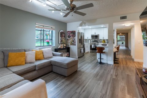 Condominio en venta en Tamarac, Florida, 2 dormitorios, 137.5 m2 № 1829002 - foto 8