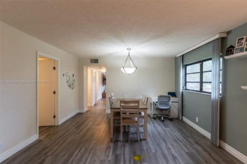 Condominio en venta en Tamarac, Florida, 2 dormitorios, 137.5 m2 № 1829002 - foto 17