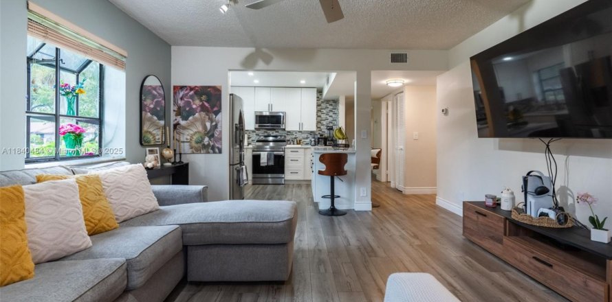 Condominio en Tamarac, Florida, 2 dormitorios  № 1829002
