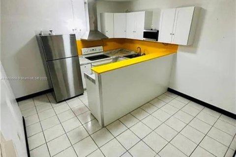 Commercial property in Miami, Florida 193.33 sq.m. № 1862349 - photo 11