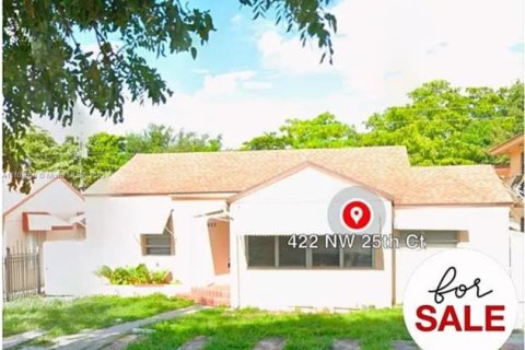 Commercial property in Miami, Florida 193.33 sq.m. № 1862349 - photo 1