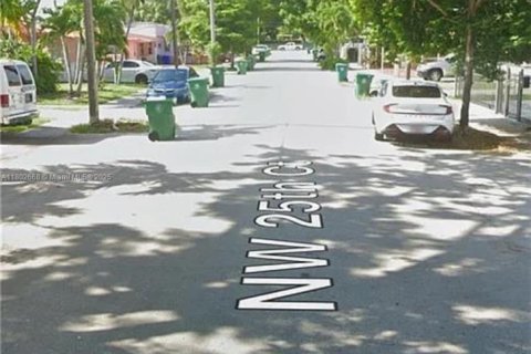 Commercial property in Miami, Florida 193.33 sq.m. № 1862349 - photo 2