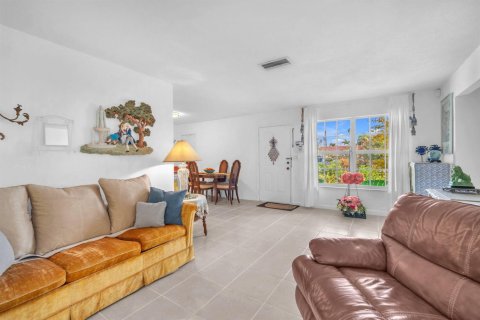 Villa ou maison à vendre à Sunrise, Floride: 2 chambres, 115.85 m2 № 2342948 - photo 18