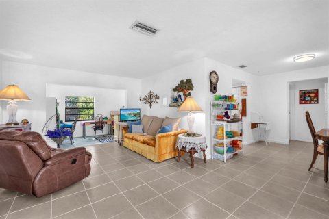 Villa ou maison à vendre à Sunrise, Floride: 2 chambres, 115.85 m2 № 2342948 - photo 11