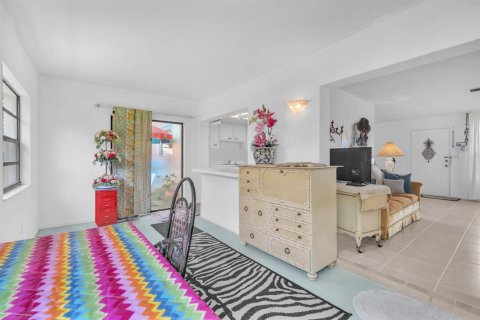 Villa ou maison à vendre à Sunrise, Floride: 2 chambres, 115.85 m2 № 2342948 - photo 17