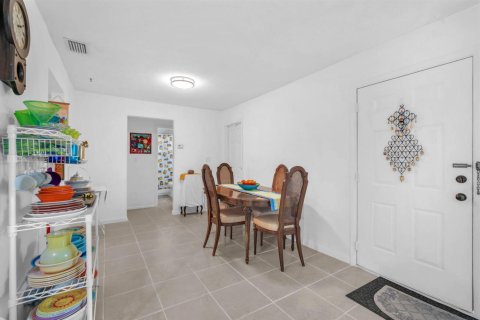 Villa ou maison à vendre à Sunrise, Floride: 2 chambres, 115.85 m2 № 2342948 - photo 14